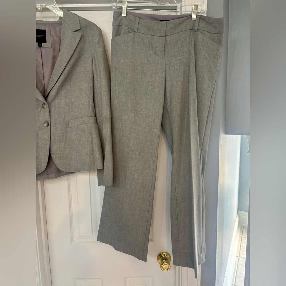 The Limited Light Gray Blazer women’s size 6 suit set pant suit boutique